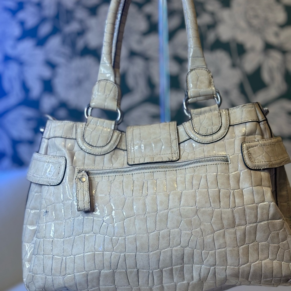 🤑 GUESS Vintage Croc-Embossed Cream Shoulder Bag - Picture 8 of 11
